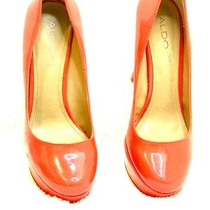 I am selling a used Red Aldo heels. It is a size10